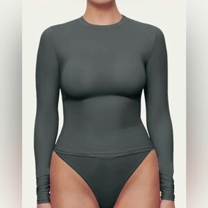 Skims Fits Everybody Long Sleeve Top xs in Deep Sea NWOT